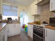 Cheap 3 bedroom end of terrace house for rent in...