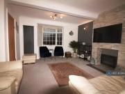 Nice 3 bedroom end of terrace house for rent in Cranmore...