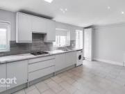 Just in! 3 bedroom end of terrace house for rent in Foss...