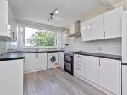 Deal! 3 bedroom end of terrace house for rent in Mendip...