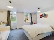 Cozy 3 bedroom flat share for rent in Cable Street,...