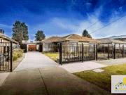 Charming 3 Bedroom Home in Epping!