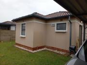 charming 3 bedroom home in secure es.