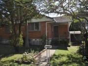 Charming 3 Bedroom Home in the Heart of Woodridge!