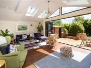 Deal! 3 bedroom semi detached house for rent in Cravells...