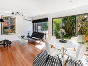 Charming 3 Bedroom Townhouse with Modern Amenities