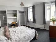 Cheap 4 bedroom house for rent in South View Place,...