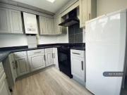 Deal! 4 bedroom maisonette for rent in Kinson Road,...