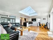 Deal! 4 bedroom Semi Detached House to rent, Langdale...