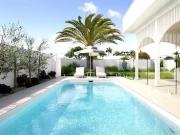 Deal! 4 Himalaya Street, Mermaid Waters, QLD 4218