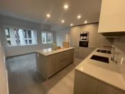 Just in! 58323029 4908 Cambie Street #2/F