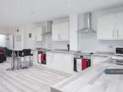 Cozy 5 BA 1 bedroom house share for rent in Bearwood...