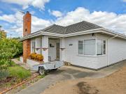 CHARMING 60�s WEATHERBOARD IN QUIET AREA