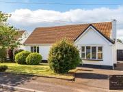 Charming 6 Hillside Park