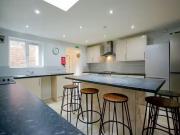 Deal! 7 bedroom terraced house for rent in Teignmouth...