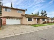 Charming and beautifully maintained 3b3b home in Don Ave...