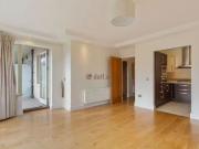 Nice Apartment 5, Auburn Park, Navan Road D7, Dublin 7 is f.