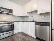 Charming Bachelor Royal Graham Apartments