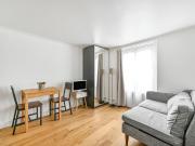 Charming & bright suite Paris