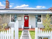 CHARMING COTTAGE NEAR CBD