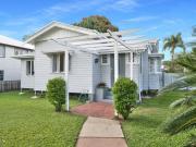 Charming Cottage with Timeless Appeal and Modern Comforts