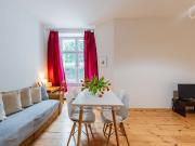 Charming cozy 2 room apartment close to the subway,...