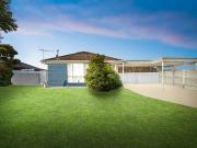 Charming Family Home in a Prime Location ! Stunning...