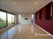 Charming Family Home in Bentleigh East Awaits You