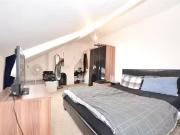 Cozy Flat to rent in Broad Street, Teddington TW11