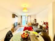 Just in! Flat to rent in Nuxley Road, Belvedere, Kent DA17