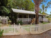 Charming Hinterland Furnished Cottage 2 Bedroom Retreat... Charming Hinterland Furnished Cottage 2 Bedroom Retreat...