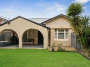 CHARMING HOME 4KMS FROM THE CBD!