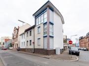 Charming home in Niederrad with good airport...