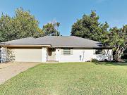 Charming Home In The Village!