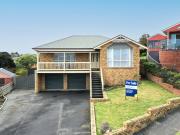CHARMING HOME WITH IMPRESSIVE VIEWS