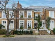 Charming house with natural light and beautiful garden