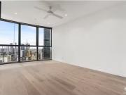 Rental! ID:21150318/8 Margaret Street, Brisbane City...