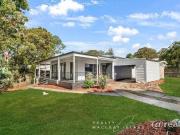 Charming Island Home Prime Location on Macleay Island