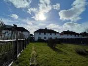 Unique Maisonette to rent in Laleham Avenue, London NW7