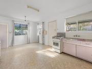 Charming One Bedroom Retreat with Modern Comfort