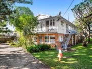 Charming One Bedroom Unit in a Small, Quiet Complex