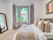 Charming Period 1 Bedroom Serviced Flat Bills Inc