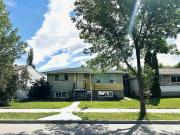 Charming Prince Charles Basement Suite Bright Renovated,...