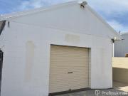 Charming Queenslander Close to the City with Huge Shed!