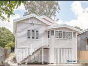 Charming Queenslander Family Home