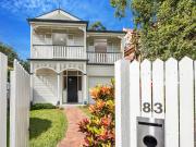 Charming Queenslander Home for Rent in the Heart of...