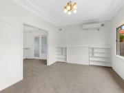 Charming Refurbished Cottage in The Heart of Allambie