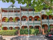 Charming renovated wonder w/ private courtyard &...