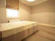 Unique Room to rent in Palace Gate, London W8