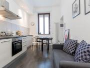 Charming room with balcony in Via Pezzotti